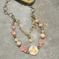 Collar en capas Czech Me Out rosa rubor