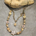 Collar de capas Czech Me Out en beige y natural