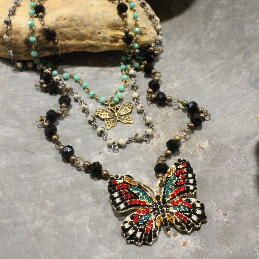 Collar en capas de mariposa negra Spread Your Wings