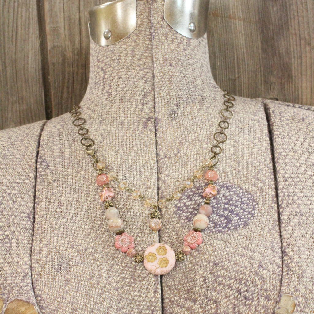 Collar en capas Czech Me Out rosa rubor