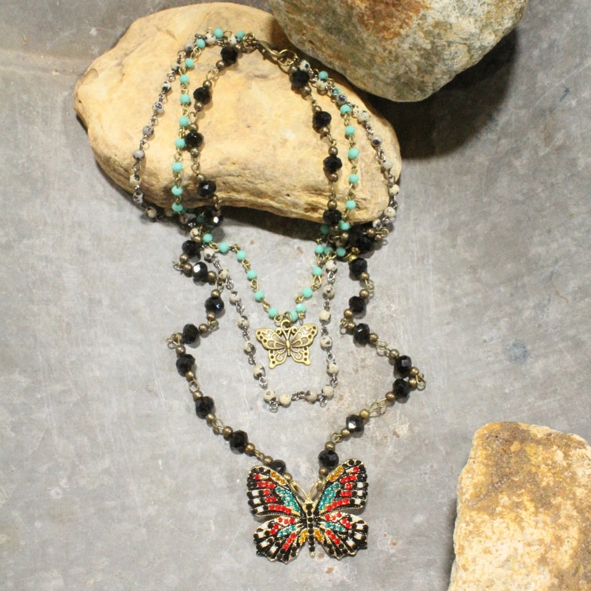 Collar en capas de mariposa negra Spread Your Wings