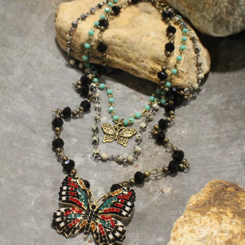 Collar en capas de mariposa negra Spread Your Wings