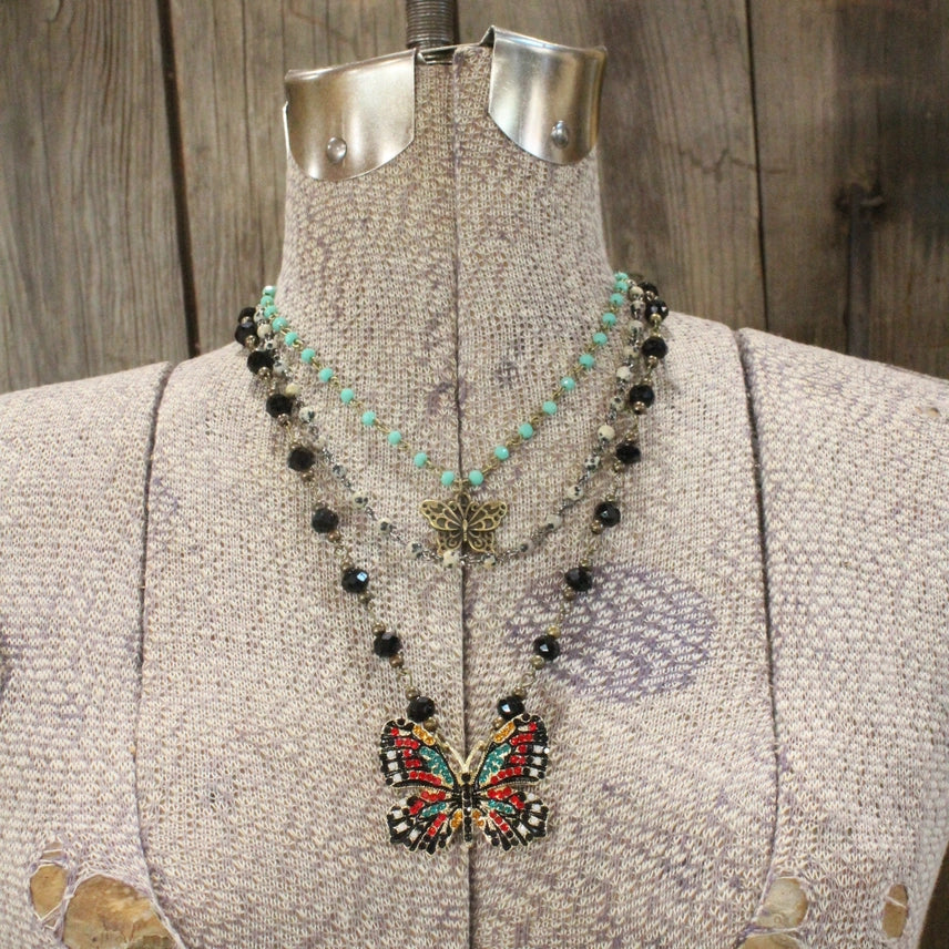 Collar en capas de mariposa negra Spread Your Wings